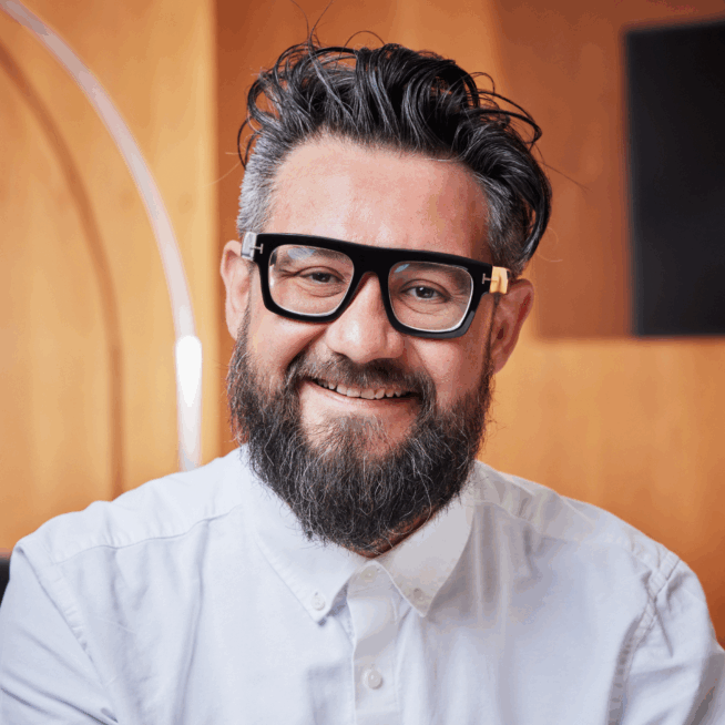 Headshot of Gareth Giles