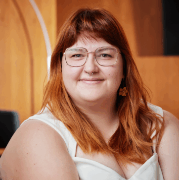 Headshot of Laura Bea