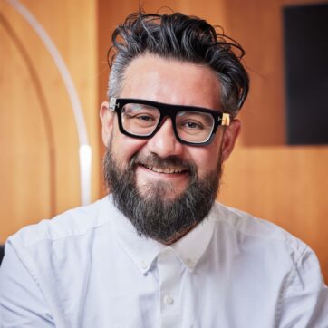 Headshot of Gareth Giles