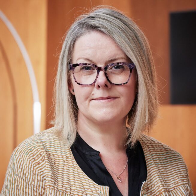 Headshot of Julie McLaren
